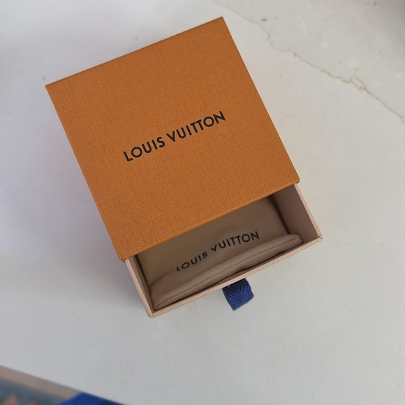 Louis Vuitton Daily Confidential Bracelet - Picture 9 of 10